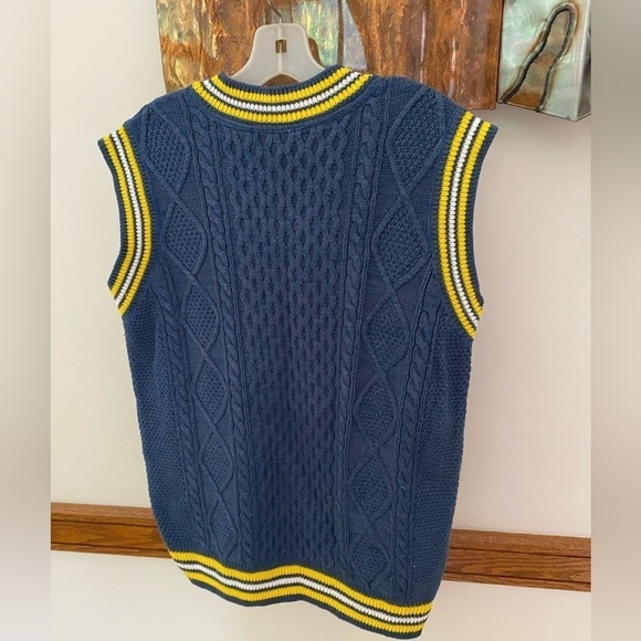 Urban Outfitters Blue V-Neck Sweater Vest small - Picture 8 of 8